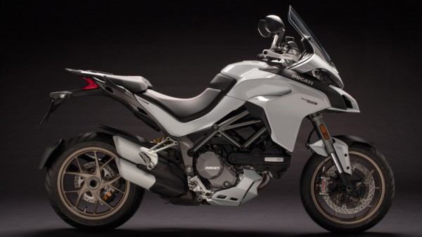 Multistrada-1260-MY18-White-25-Slider-Gallery-1920x1080